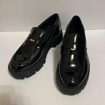 [ 새상품급 ] ZARA 자라 코인 로퍼 에나멜 통굽 블랙