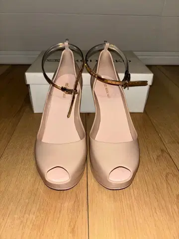 RODE SKO 베이지 오픈토 웨지힐