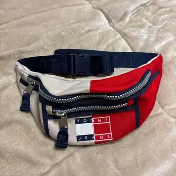 TOMMY JEANS 바디백