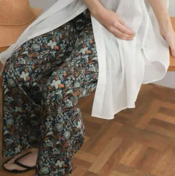 어반 리서치 도어스 플라워 프린트 이지 팬츠
