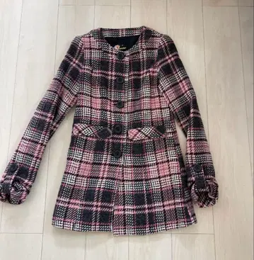 핑크색 롱 코트