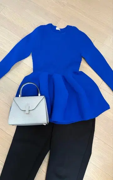 ROPE 플레어 니트 긴팔 상의 로얄 블루 새상품급