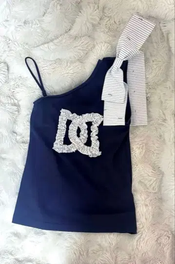 Darich 빅 리본 원숄더 상의 NVY