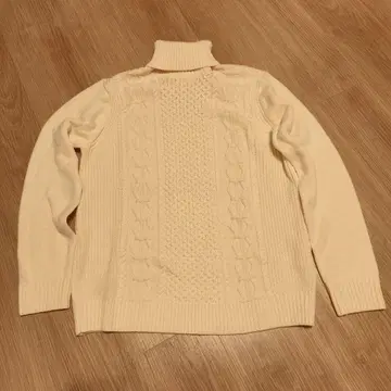 EDIFICE 터틀넥 니트 M 사이즈