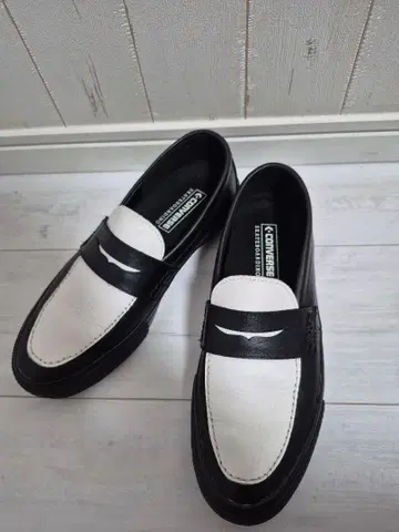 CONVERSE 블랙 화이트 로퍼