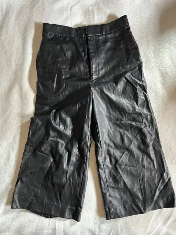 ESTNATION 블랙 인조 가죽 큐롯 팬츠