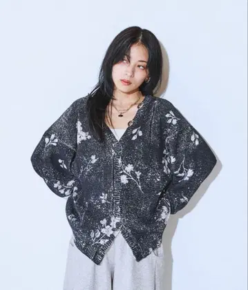 Blur 플라워 프린트 V넥 가디건