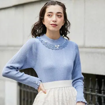 엑시즈팜 장미 보틀넥 니트 풀오버