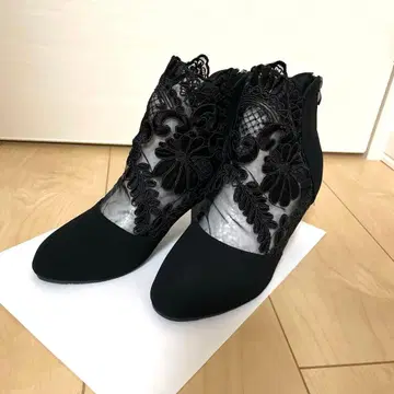 블랙 레이스 부츠