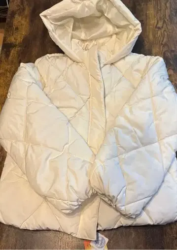 새상품 미사용 가격표 포함 허니즈 파이버 다운 블루종 S 사이즈 아이보리