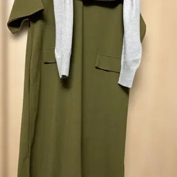 2점 새상품 캐시미어 하이넥과 반팔 오버롤 스커트