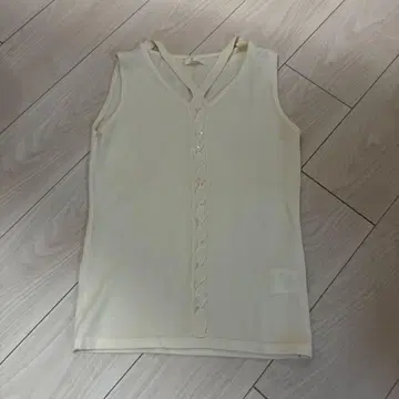 [ 미사용 새상품 ] 비즈 & 스팽글 V넥 슬리브리스