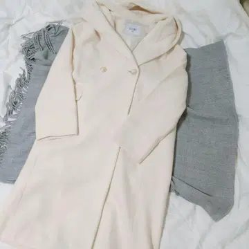 SLOBE IENA 후드 부착 크림 코트