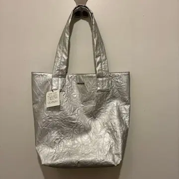 ZUCCA 엠보싱 토트백 실버와 쇼퍼백