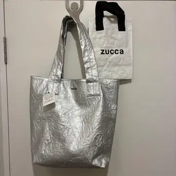 ZUCCA 엠보싱 토트백 실버와 쇼퍼백