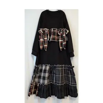 블랙 니트 x 체크 무늬 프릴.리본 포함 긴팔 원피스