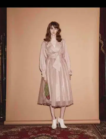 핑크 튤 트렌치코트 라벨에튀드 코트