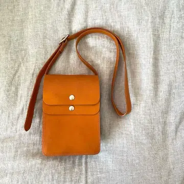 마가렛호웰 숄더백 브라운