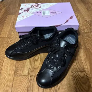 TABI BAKI 블랙 스니커즈