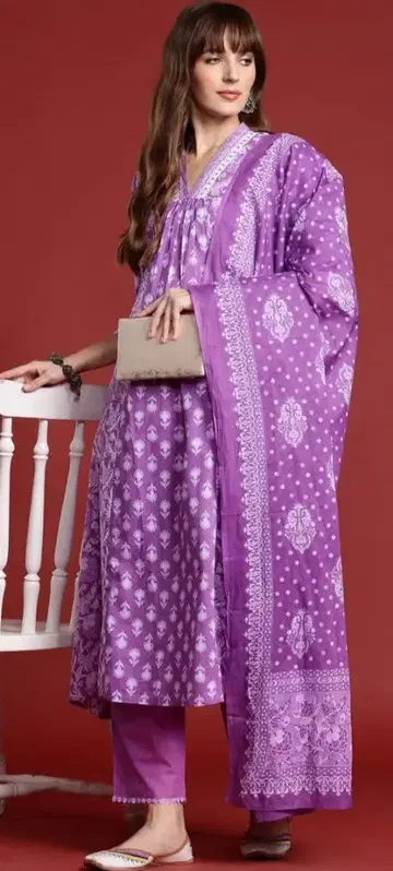 보라색 꽃 무늬 쿠르타 세트