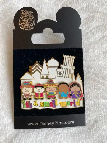 해외 디즈니 이츠 어 스몰 월드 핀 배지