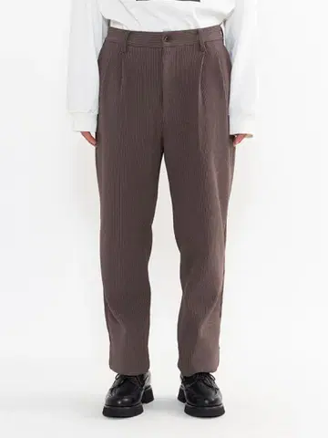 GRADATION PLEATS WIDE TROUSERS