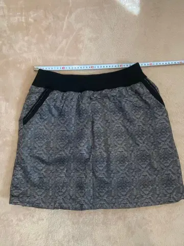 [ 새상품 ] 힐 크릭 스커트 사이즈 40