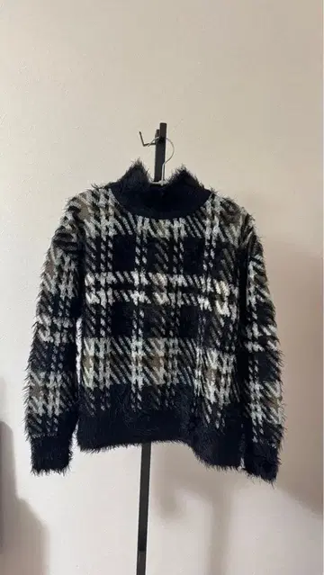 AZUL by MOUSSY 체크 무늬 터틀넥 스웨터