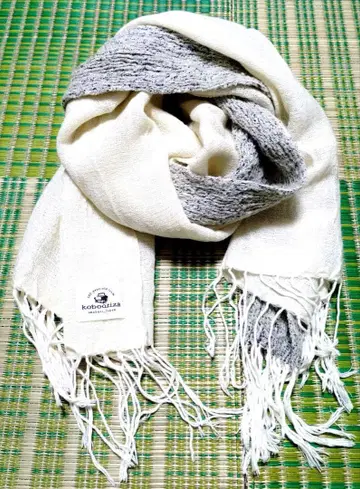 공방직좌 울 혼방 카사네이로치지미 숄 화이트