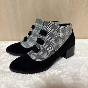 [ 새상품 미사용 ] ANNA SUI 스웨이드 체크 부티