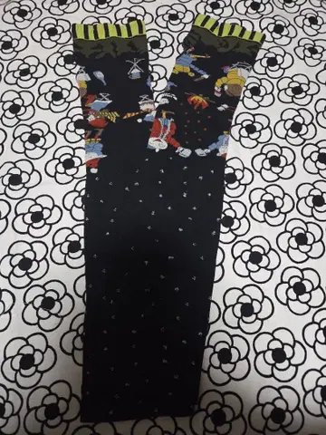 알베로. 캐릭터 패턴 암커버 블랙