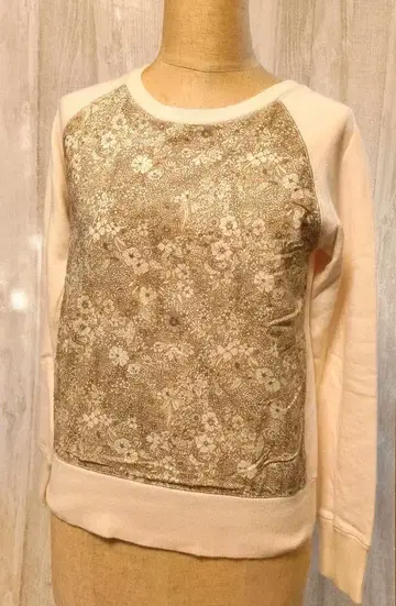 리버티 패턴 트레이닝복 맨투맨