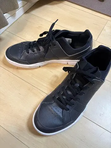 on THE ROGER Clubhouse 블랙 x 화이트