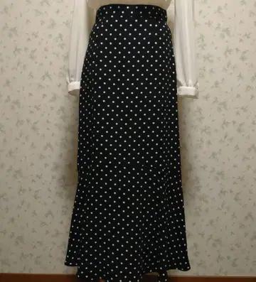 그린 라벨 릴랙싱 플레어 스커트 도트