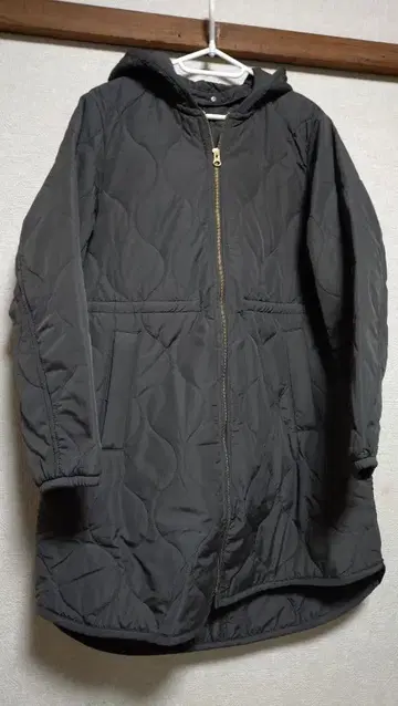 우츠쿠 실루엣 라이트 웜 퀼트 코트 카키 M 사이즈