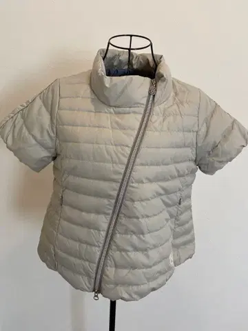 [ 새상품 ] 힐 크릭 그레이 숏 슬리브 다운 자켓