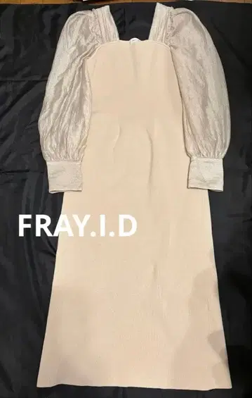 FRAY.I.D 오간 슬리브 스트레이트 원피스