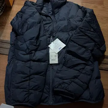 유니클로 울트라 라이트 다운 3D 컷 네이비 미사용 새상품 S