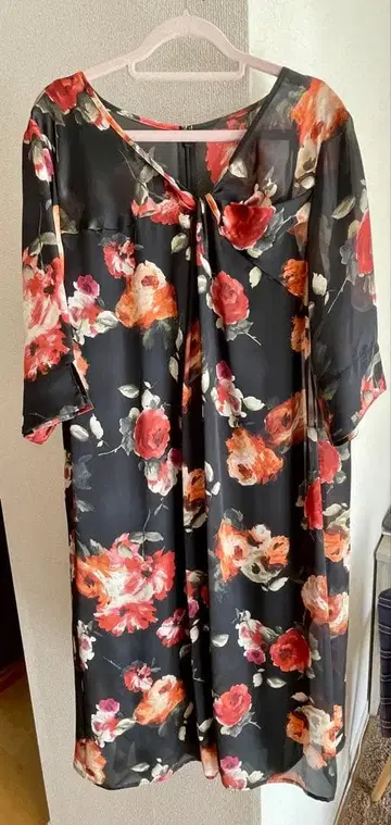 4298 시즈카 코무로 꽃무늬 원피스 시즈카 코무로