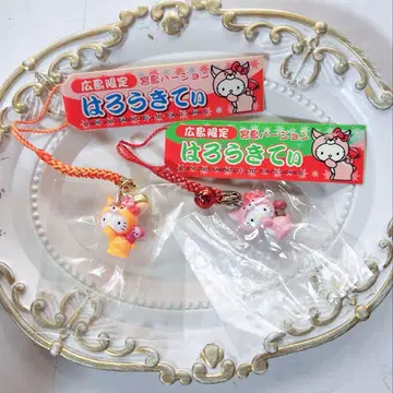 헬로키티 히로시마 한정판 미야지마 버전 사슴 스트랩