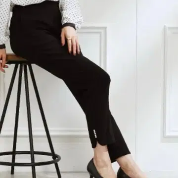 쿠튀르 브로치 밑단 펄 스트레치 팬츠 바지 미사용 새상품 SS 사이즈