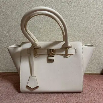 핸드백 플랩 포함