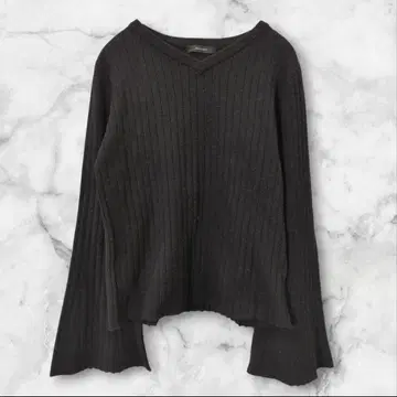 JEANASiS 지나시스 플레어 슬리브 리브 니트 V넥 스웨터 블랙