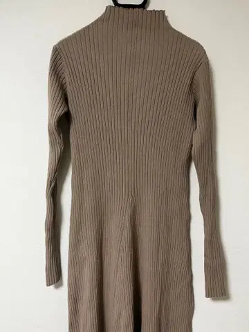 컨디션 최상 리브 하이넥 롱 원피스