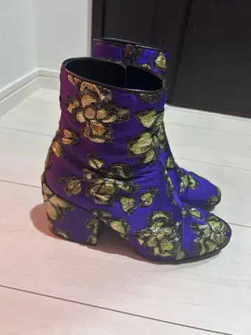 올해 한정 특가! 드리스반노튼 부츠 36