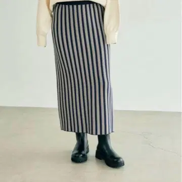 [ 새상품 미사용품 ] LEPSIM 12게이지 스트라이프 니트 스커트