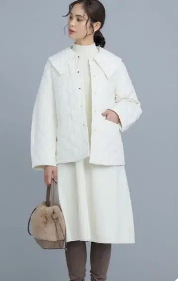 새상품급 쿠미쿄쿠 화이트 퀼팅 자켓 2way