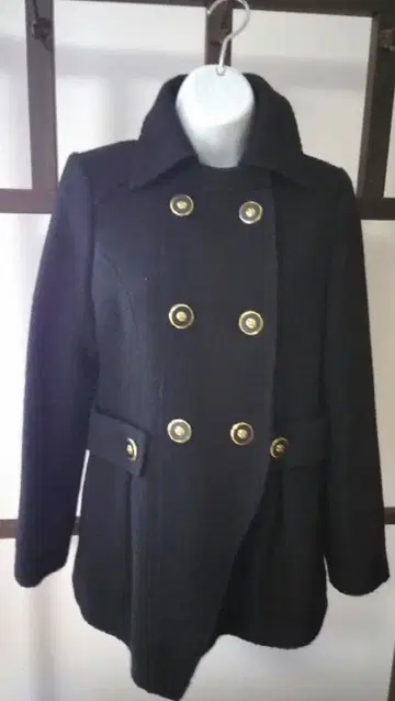 Ristty 코트 블랙 골드 버튼