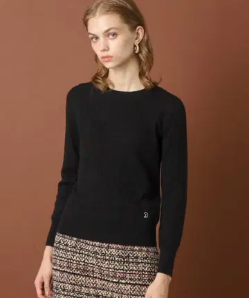 DRESSTERIOR 로고 자수 파인 울 케이블 니트