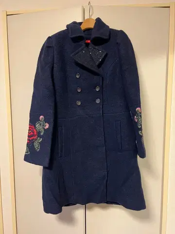 새상품급 CHACOK 샤코 프랑스 자수 울 코트 불가리아